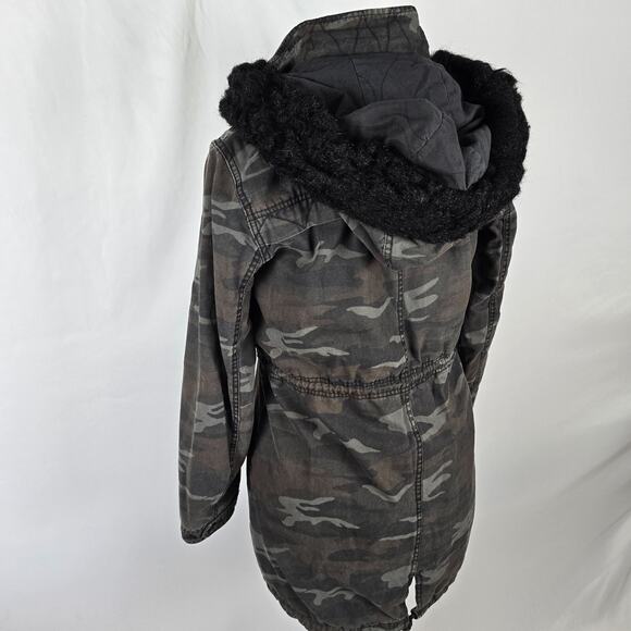 American Eagle Jacket Women's M Gray Camo Heavyweight Full Zip and Snap Hooded - Picture 15 of 16